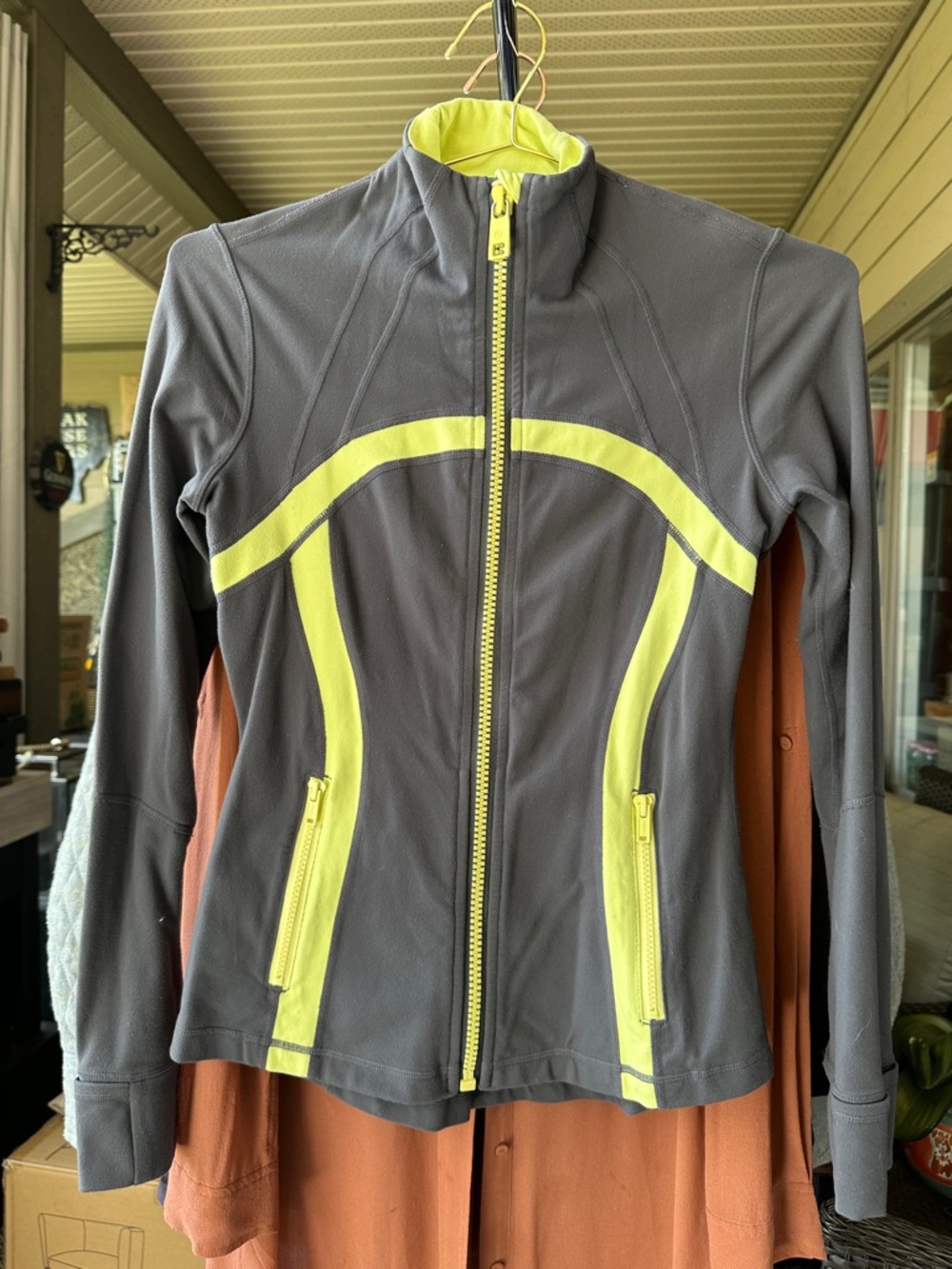 lululemon athletica Gray Jacket with Neon Yellow Accents Sz 6
